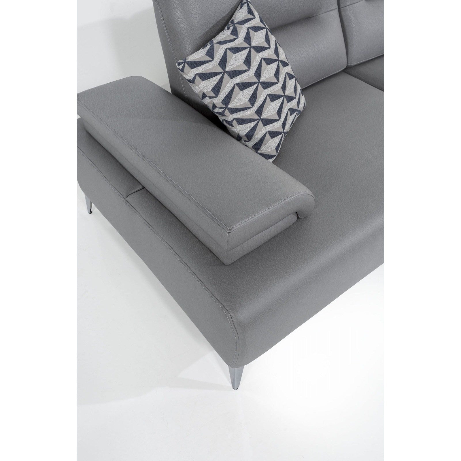 Whiteline Modern Living Ruslan Sectional