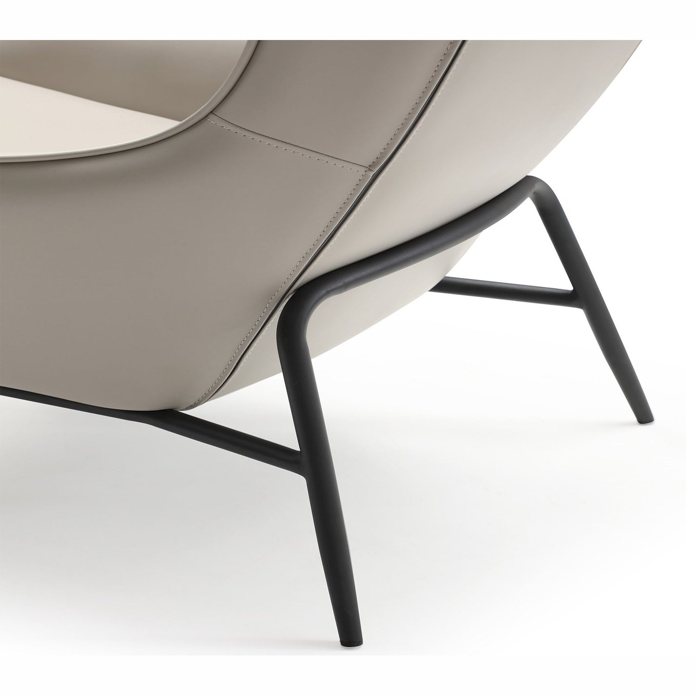 Whiteline Modern Living Wyatt Leisure Chair